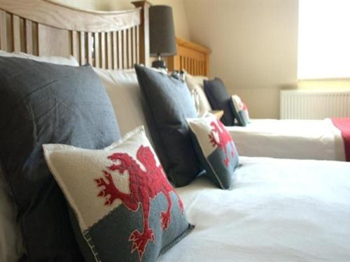 ファミリールーム, Kings Arms