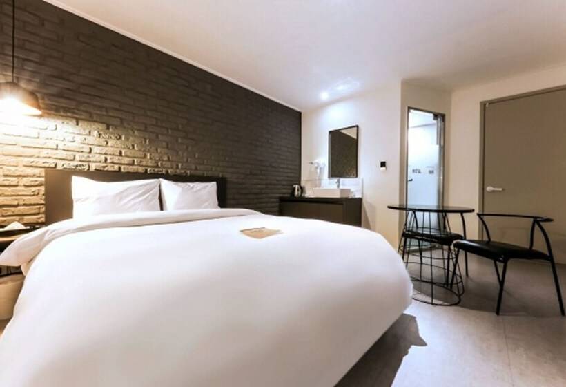 스탠다드 룸, Yam