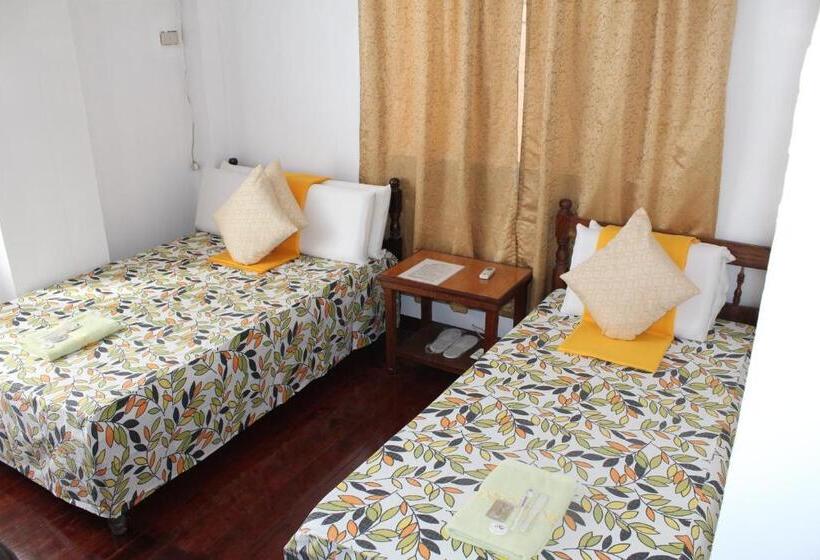 اتاق لوکس, Lolo Oyong Pension House And Restaurant