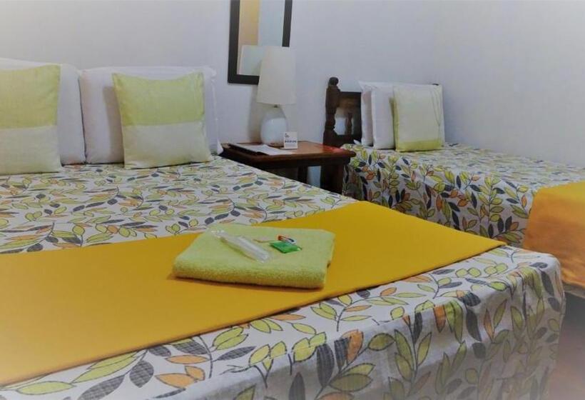 اتاق لوکس, Lolo Oyong Pension House And Restaurant