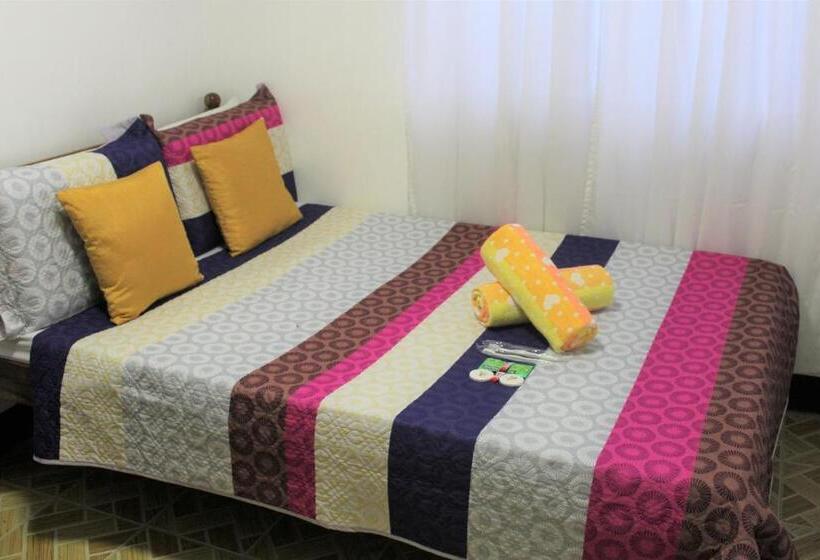 اتاق استاندارد یک نفره, Lolo Oyong Pension House And Restaurant