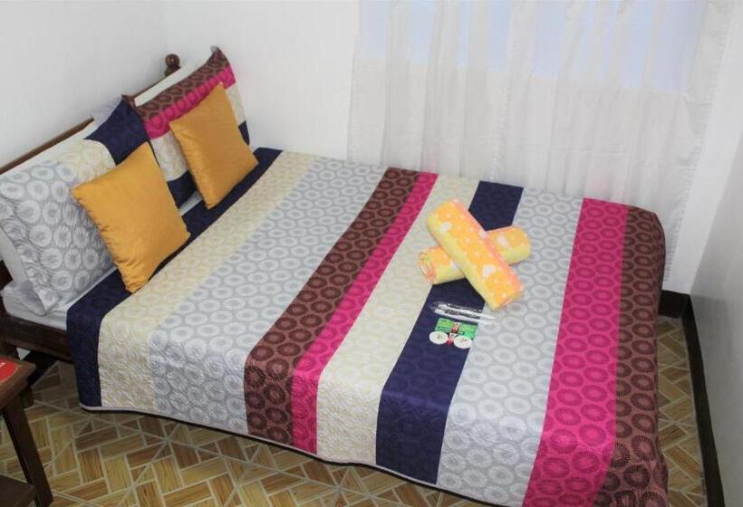 اتاق استاندارد یک نفره, Lolo Oyong Pension House And Restaurant