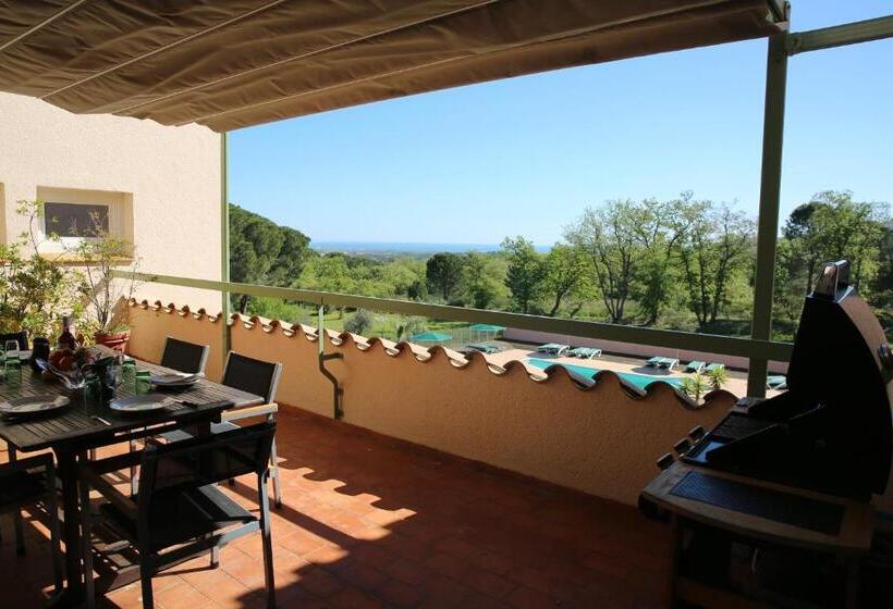 Апартаменты 3 Спальни, Villa élancia