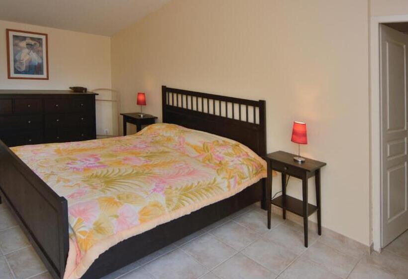 Апартаменты 3 Спальни, Villa élancia