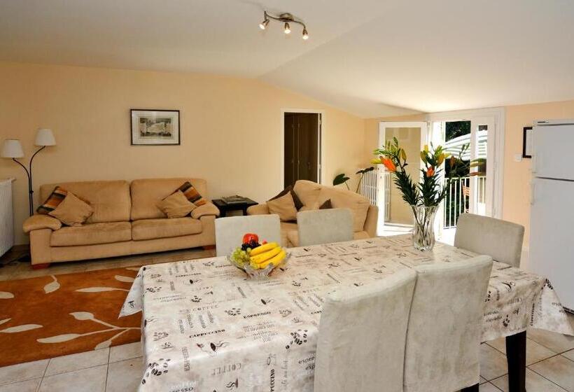 Апартаменты 3 Спальни, Villa élancia