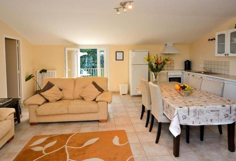 Апартаменты 3 Спальни, Villa élancia