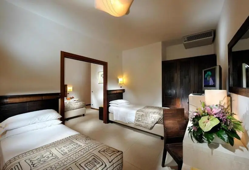 اتاق خانوادگی, Grande Albergo Marin