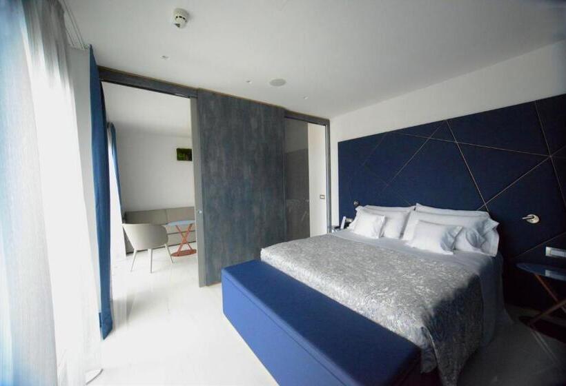 سوییت لوکس, Grande Albergo Marin