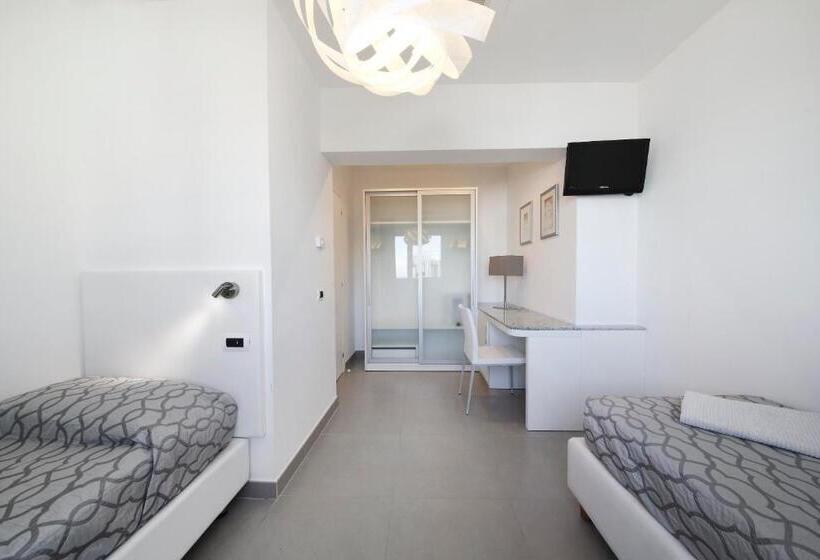 آپارتمان 1 خوابه با چشم‌انداز دریا, Grande Albergo Marin