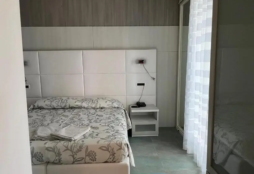 اتاق استاندارد با بالکن, Grande Albergo Marin
