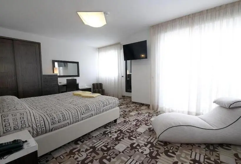 اتاق سوپریور, Grande Albergo Marin