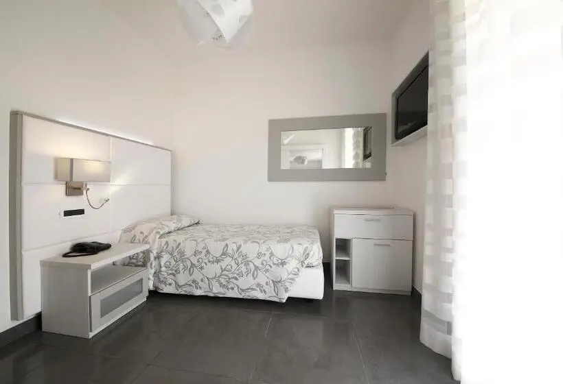 Triple Room Sea View, Grande Albergo Marin