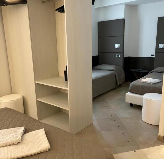 اتاق استاندارد چهار تخته, Grande Albergo Marin