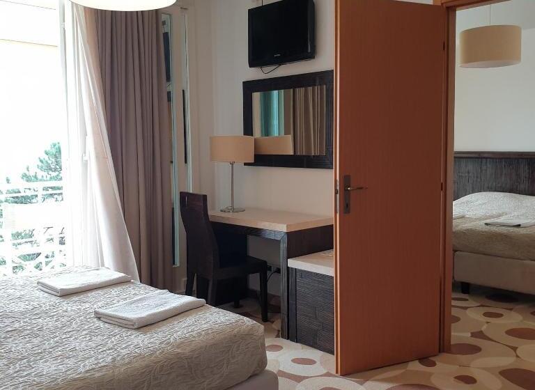 اتاق لوکس چهار تخته, Grande Albergo Marin