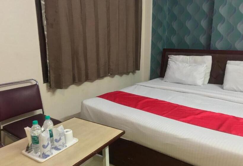 Ekonomiskt Rum, Leela Residency