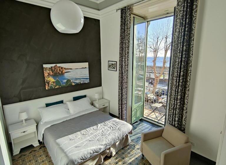 غرفة ديلوكس مطلّة علي البحر مزوَّدة بشُرفة, B&b I Puritani