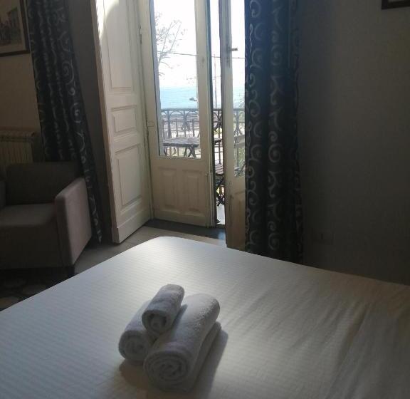 غرفة ديلوكس ذات إطلالة جانبية على البحر, B&b I Puritani