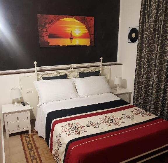 اتاق لوکس, B&b I Puritani