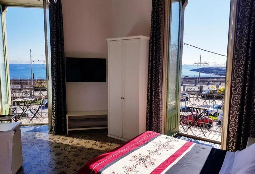 غرفة قياسية مزوَّدة بجاكوزي, B&b I Puritani