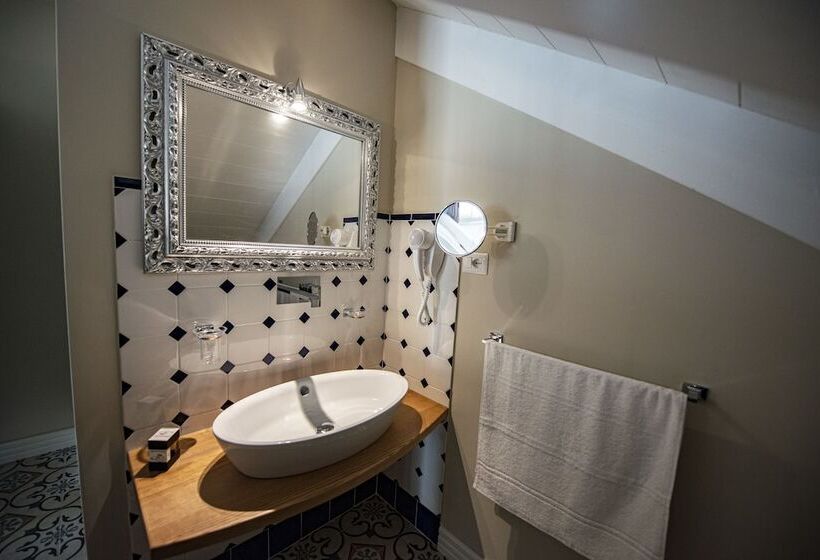 ジュニアスイート, Sui Generis Tropea Luxury Rooms