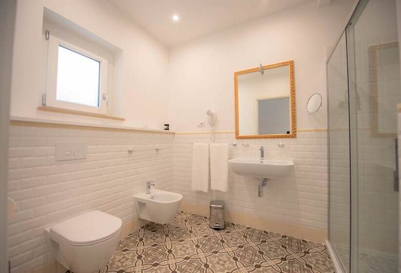 Полулюкс, Sui Generis Tropea Luxury Rooms