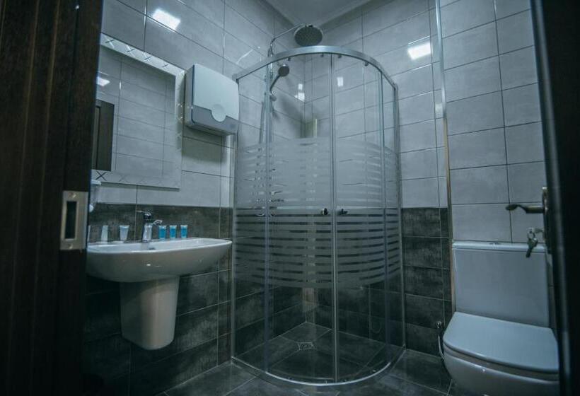 اتاق خانوادگی, Batumi Palace