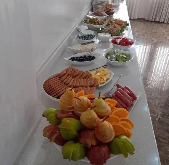 اتاق خانوادگی, Batumi Palace