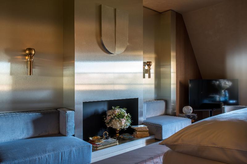 Camera Deluxe, Cour Des Vosges   Evok Collection