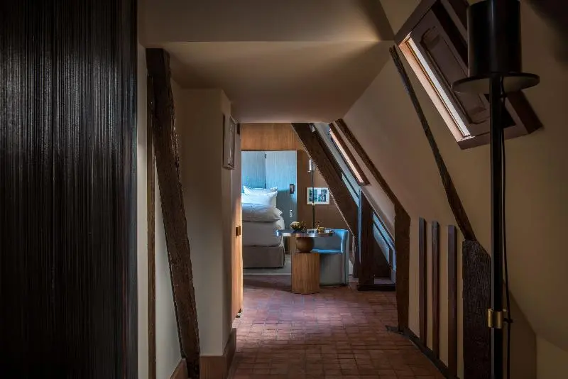 Chambre Supérieure, Cour Des Vosges Evok Collection