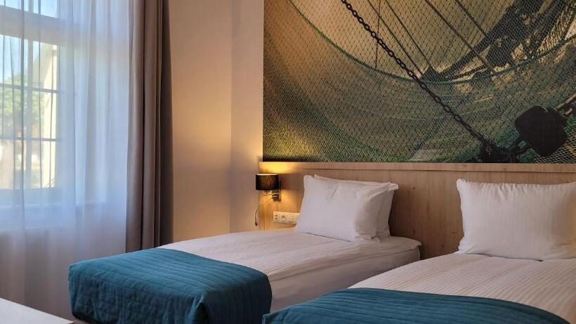 Suite with Terrace, Eureka