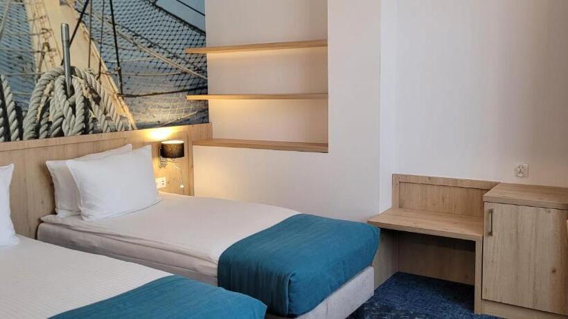 Suite with Terrace, Eureka