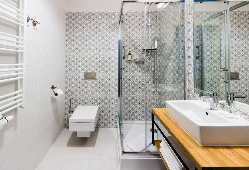 اتاق استاندارد یک نفره, Eureka