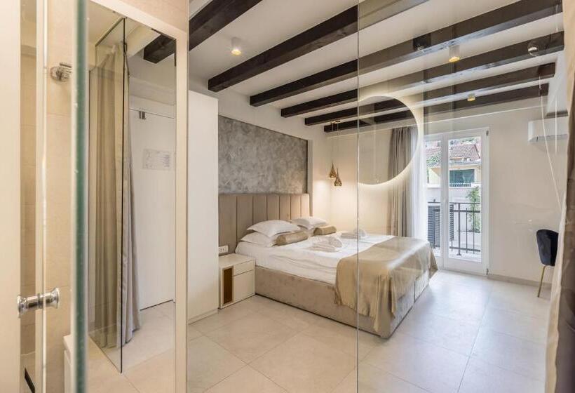 Quarto Deluxe com Sacada, Sperone