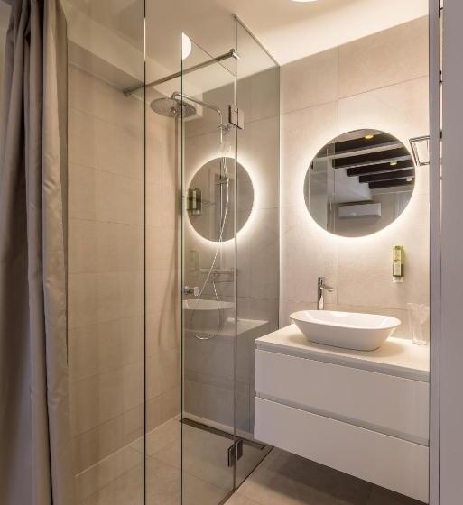 Quarto Deluxe com Sacada, Sperone