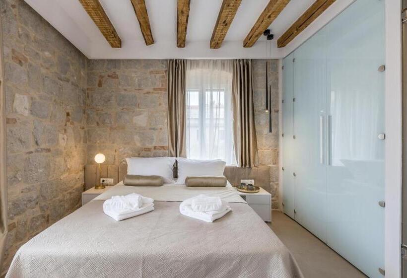 Quarto Basic, Sperone