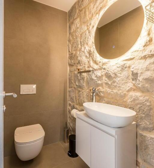 Quarto Basic, Sperone