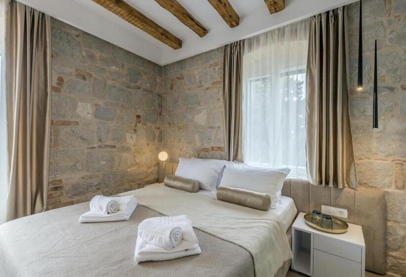 Quarto Basic, Sperone