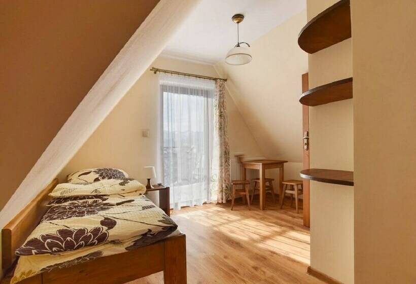 اتاق استاندارد سه نفره, U Pawlikowskich