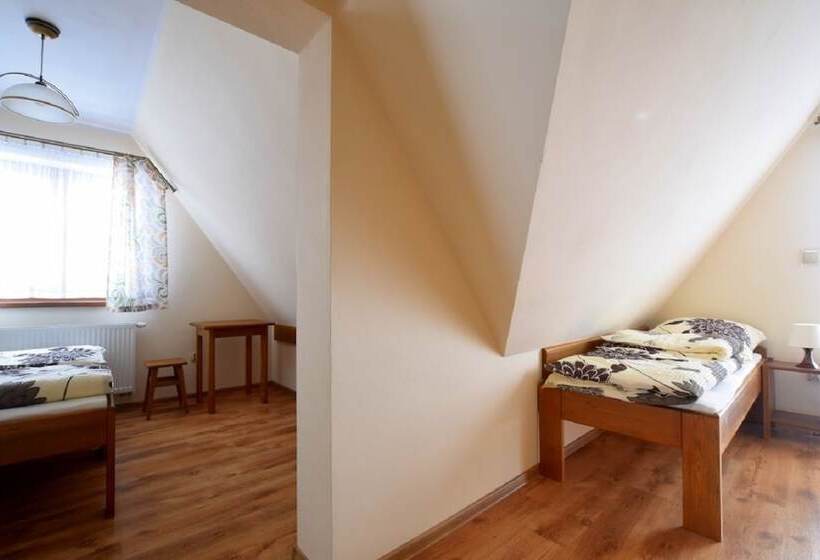 اتاق استاندارد سه نفره, U Pawlikowskich