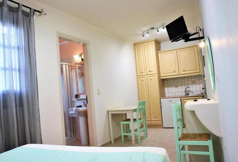 غرفة قياسية, Avra Milos