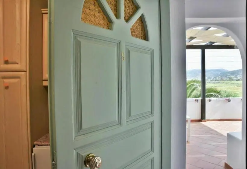 اتاق استاندارد, Avra Milos
