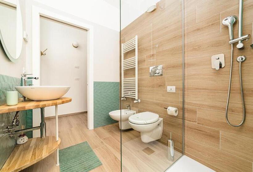 Номер Стандарт, Santaló B&b