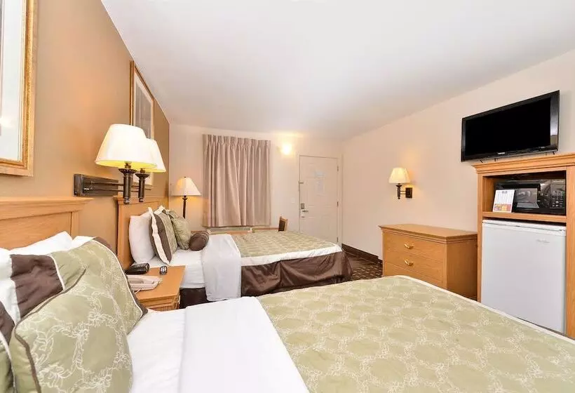 ２ダブルベッドのスタンダードルーム, Americas Best Value Inn Near Downtown Nashville