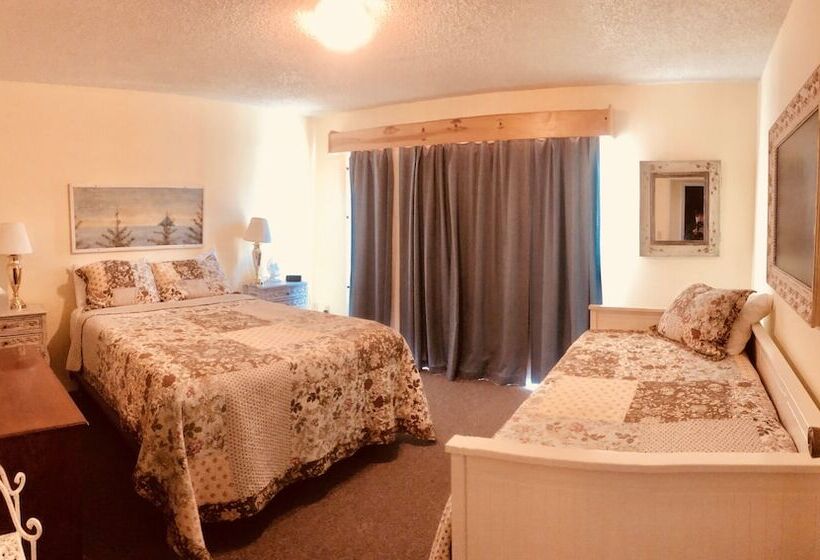 جناح غرفتين نوم, Driftwood Inn