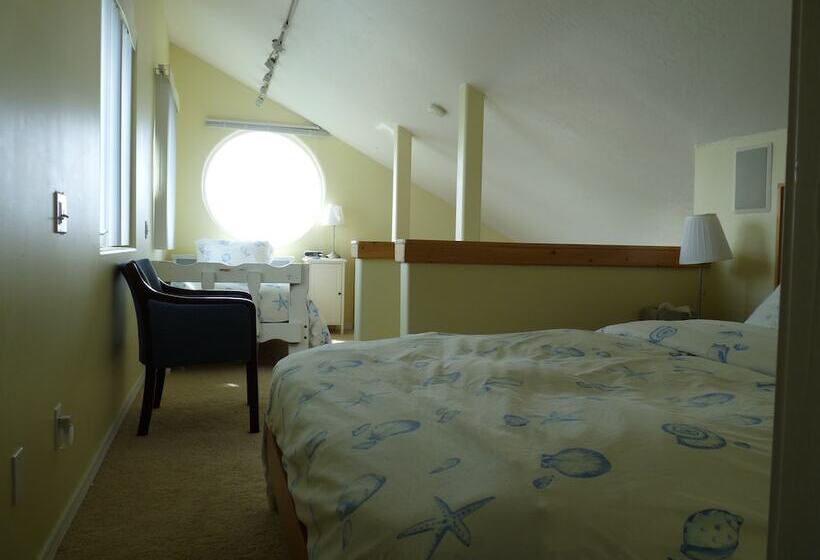 标准间, Driftwood Inn
