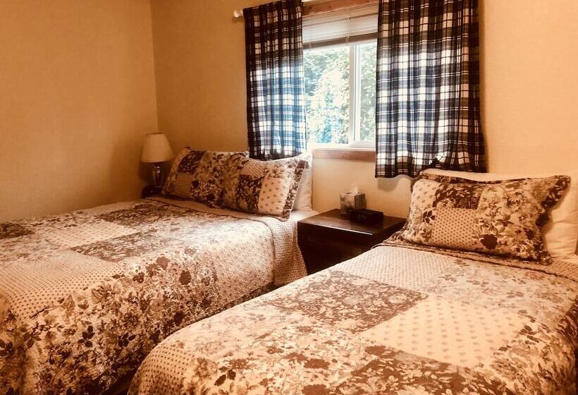 스위트, Driftwood Inn
