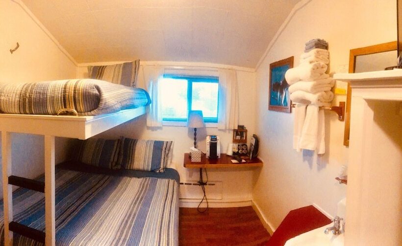 غرفة قياسية, Driftwood Inn