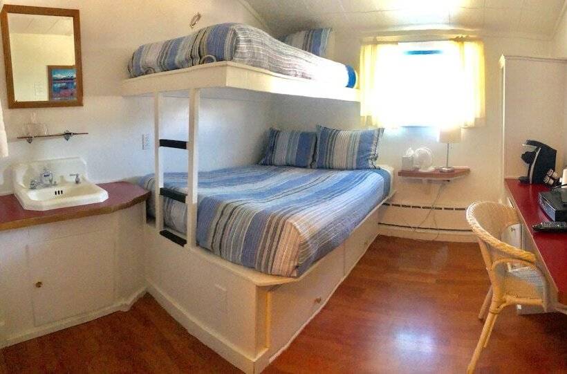标准间, Driftwood Inn