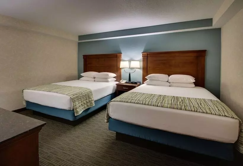 سوییت, Drury Inn & Suites Cape Girardeau