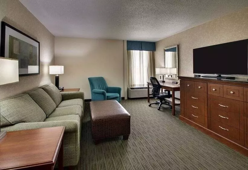 سوییت, Drury Inn & Suites Cape Girardeau